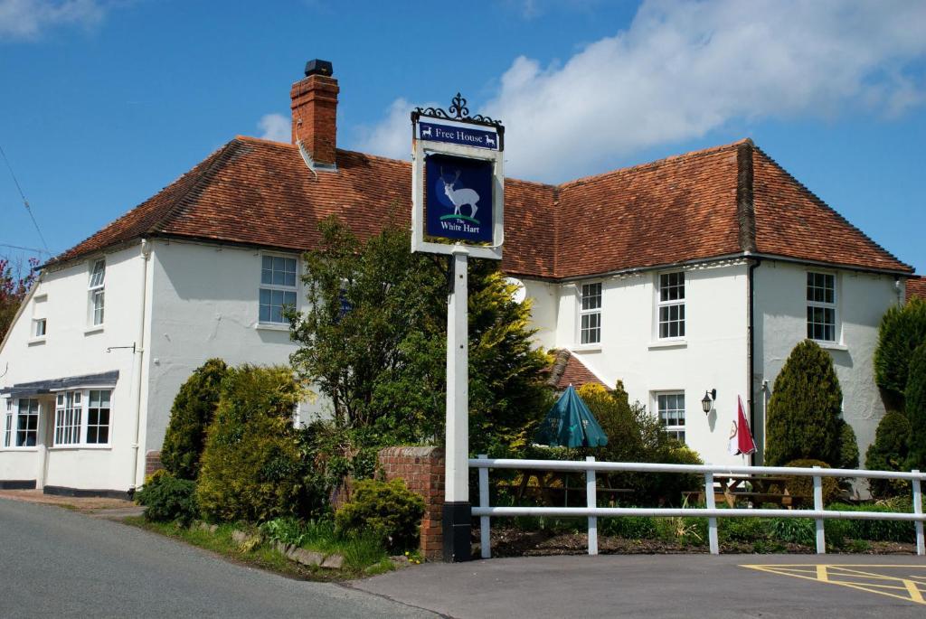 The White Hart Inn Нюбъри Екстериор снимка